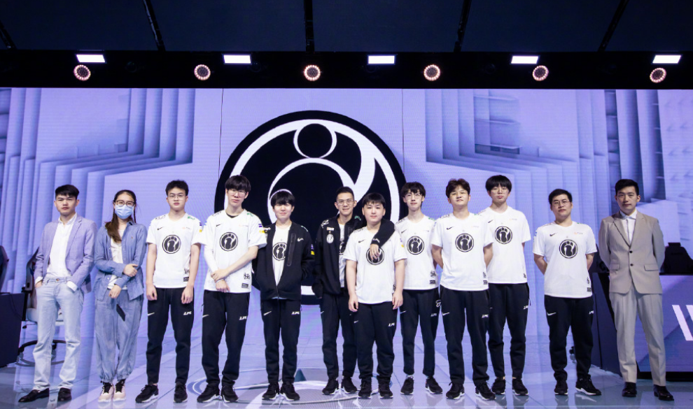 更向外界展 更向外界展